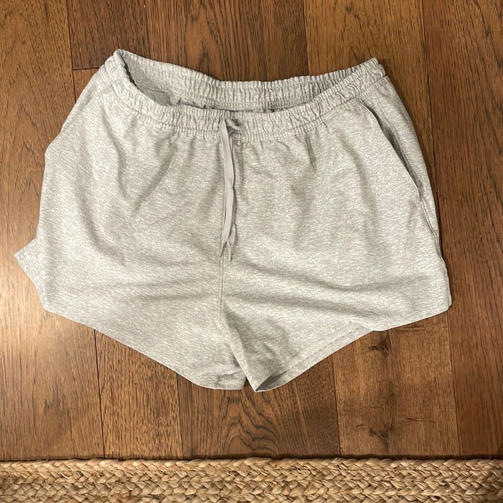 Women’s Outdoor Voices Shorts L